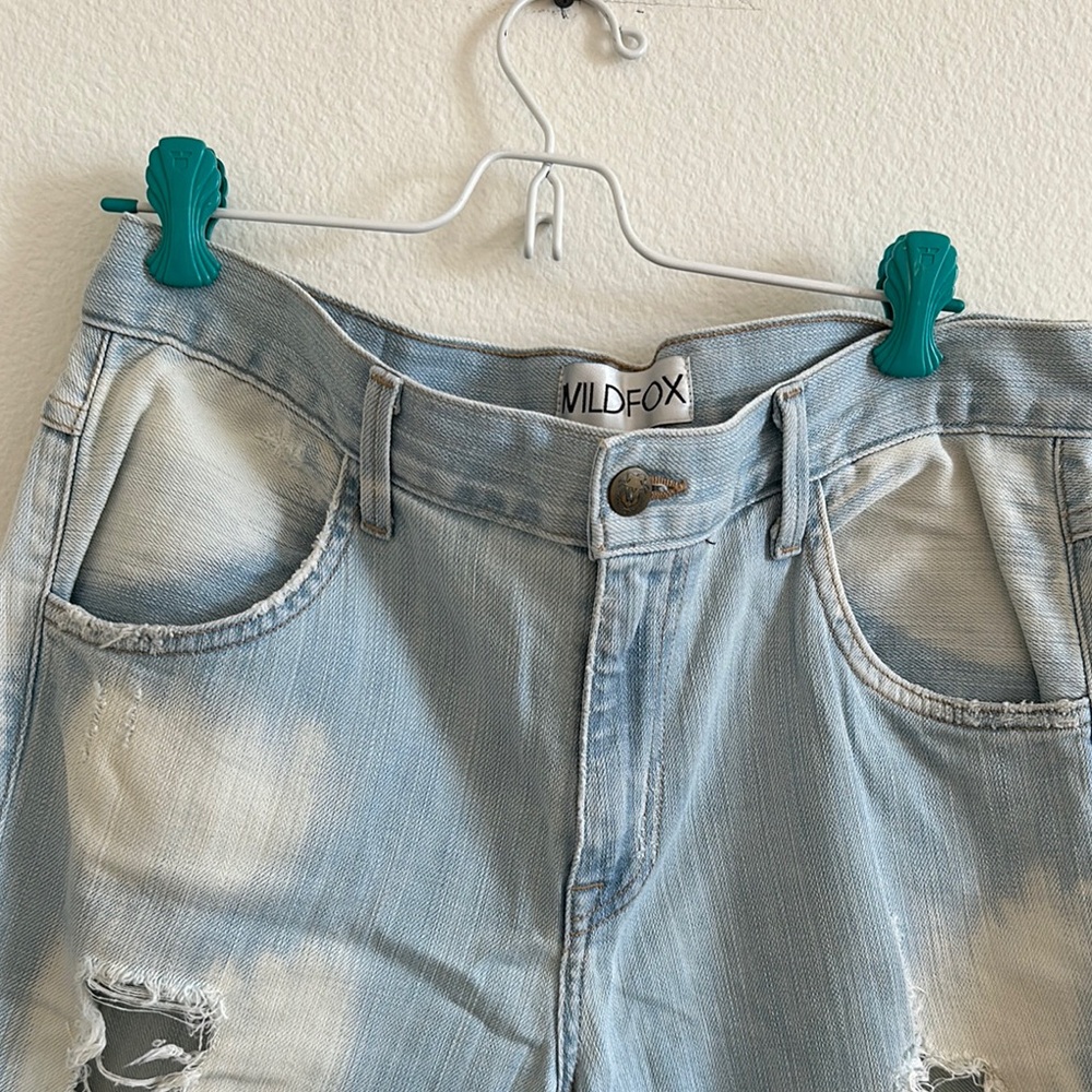 WildFox Distressed Light Blue Jeans Raw Hems - Picture 2 of 8